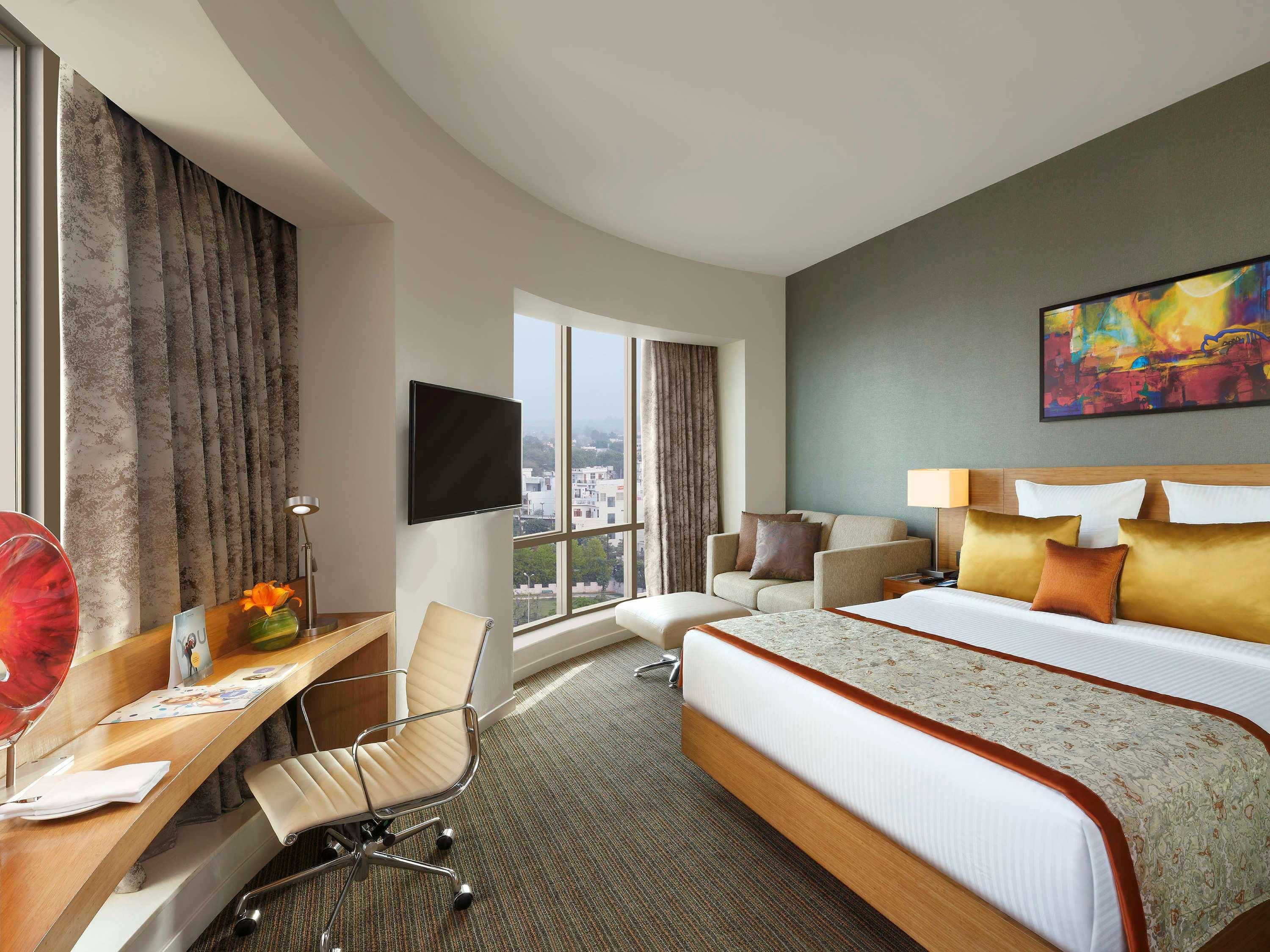 โนโวเทล ลัคนาว คมติ นคร Hotel ลัคเนา ภายนอก รูปภาพ