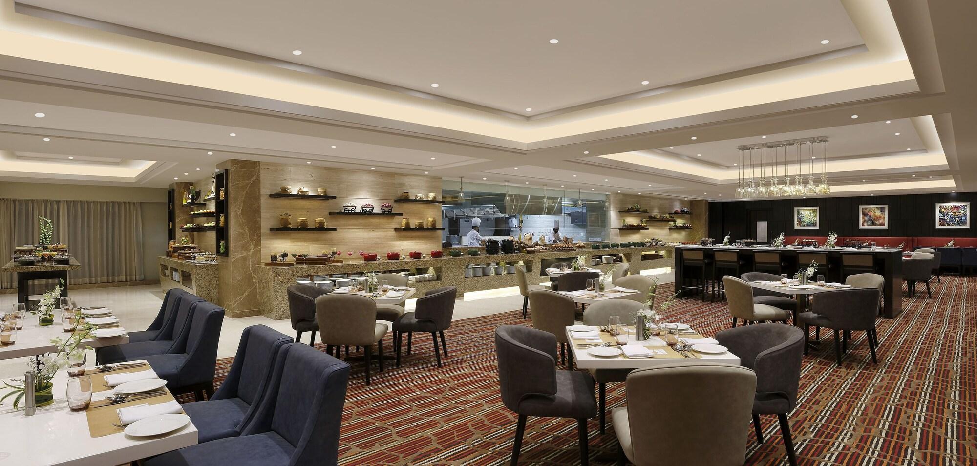 โนโวเทล ลัคนาว คมติ นคร Hotel ลัคเนา ภายนอก รูปภาพ